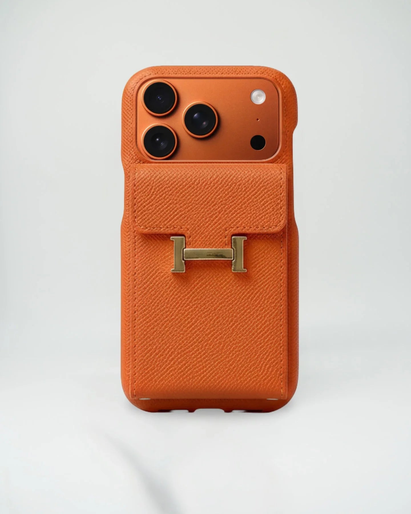 HERMES オレンジ レザー ケース Hermès iPhone 17 Pro Max Case – Orange Leather Card Holder Luxury