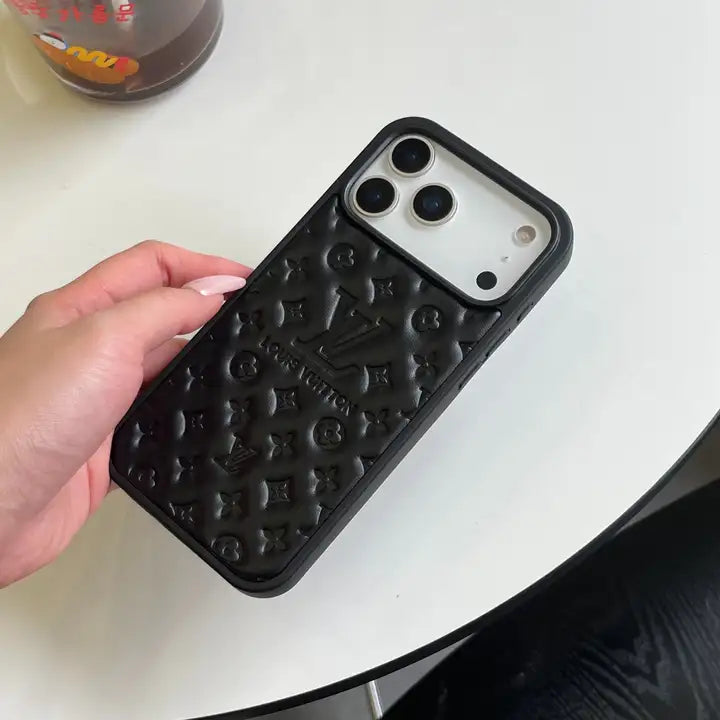 Louis Vuitton iPhone 18 Pro Max Case – Luxury Monogram Cover