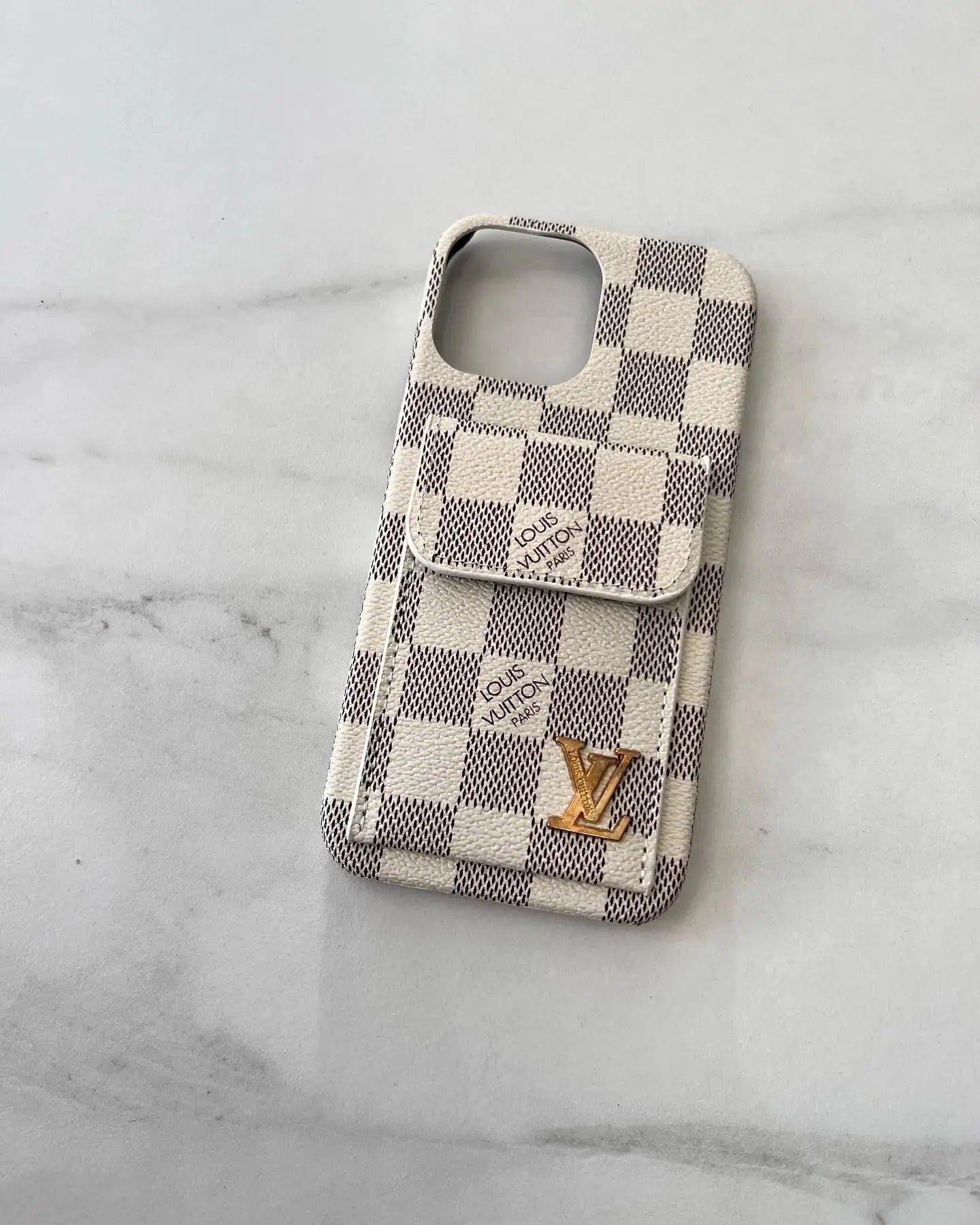 LV iPhone 17 Pro Max Case Cardholder BREATHE