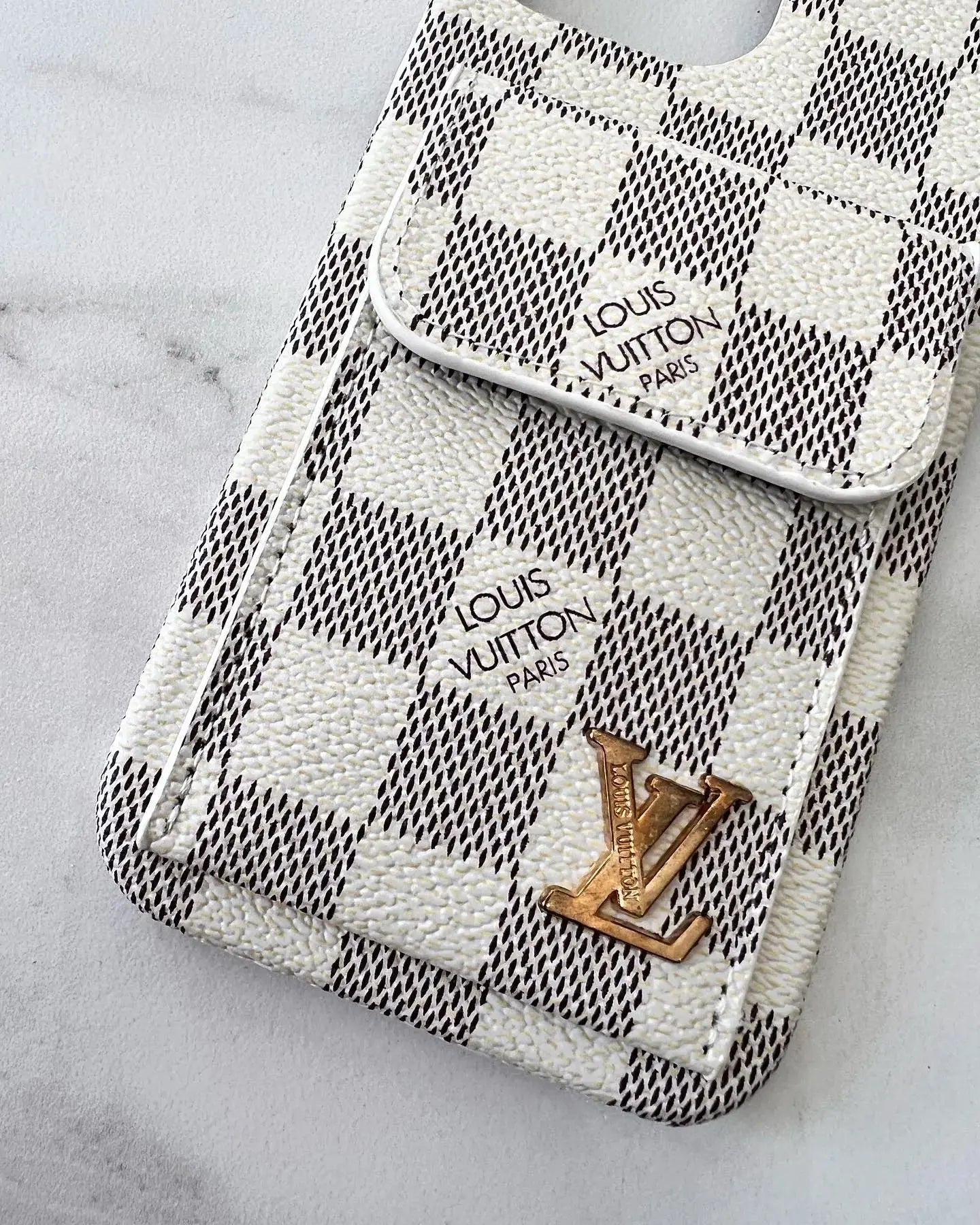 LV iPhone 17 Pro Max Case Cardholder BREATHE