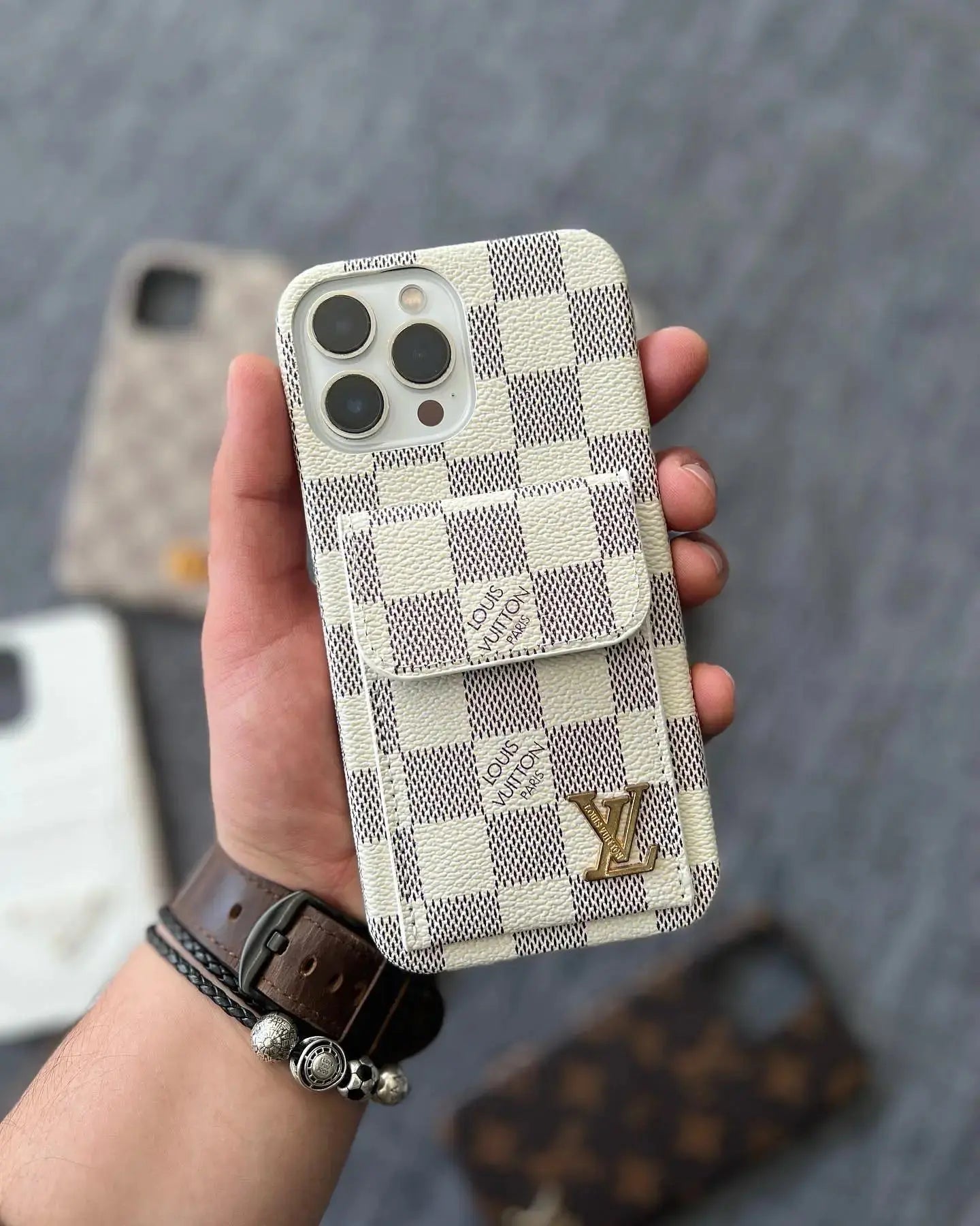 LV iPhone 17 Pro Max Case Cardholder BREATHE