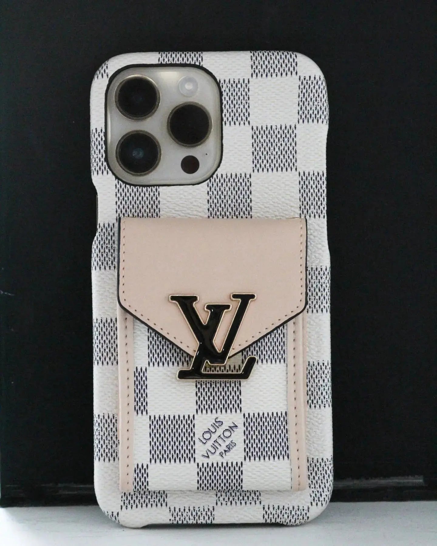 White Checkered Louis Vuitton iPhone 17 Pro Max Case With Cardholder BREATHE