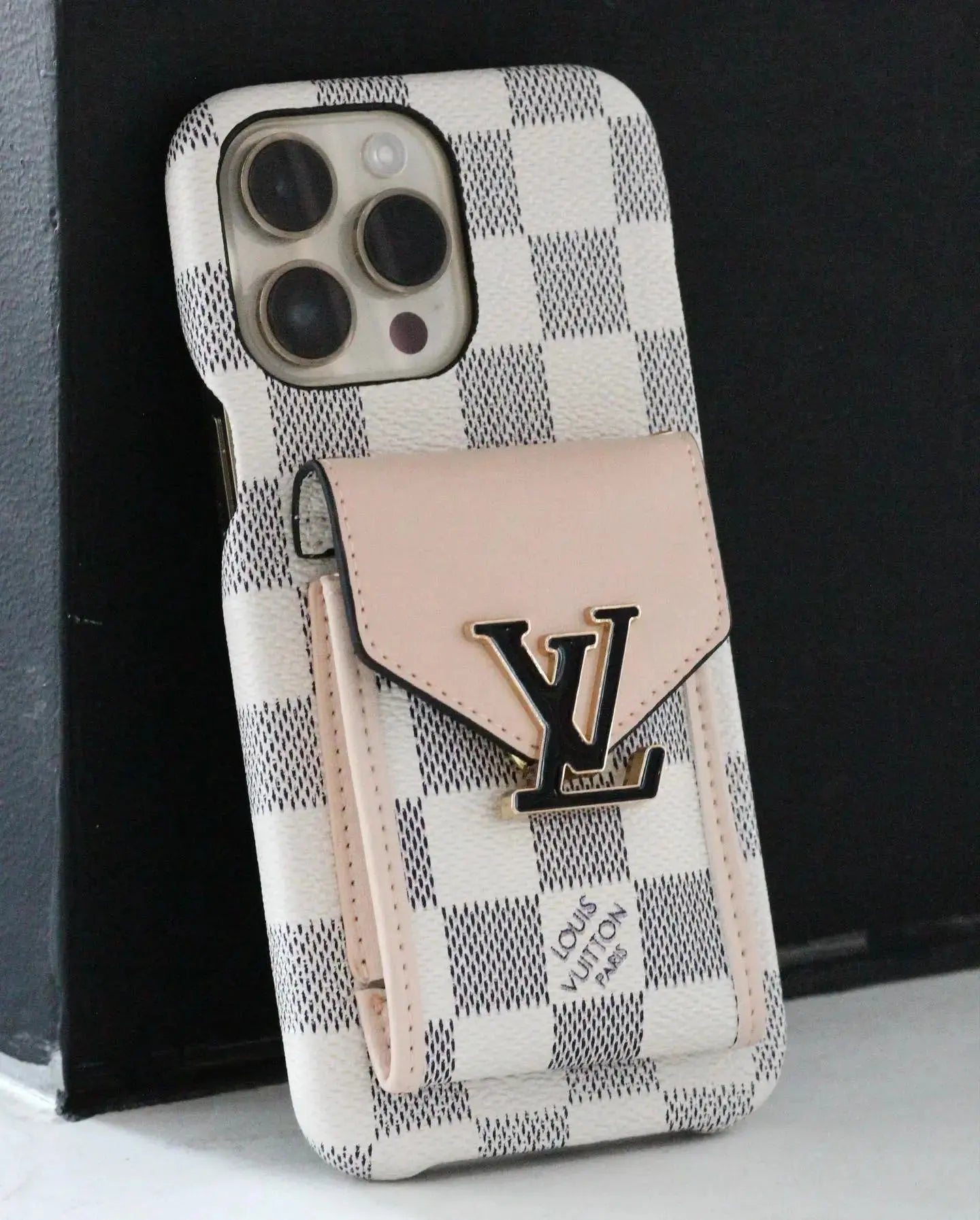 White Checkered Louis Vuitton iPhone 17 Pro Max Case With Cardholder BREATHE