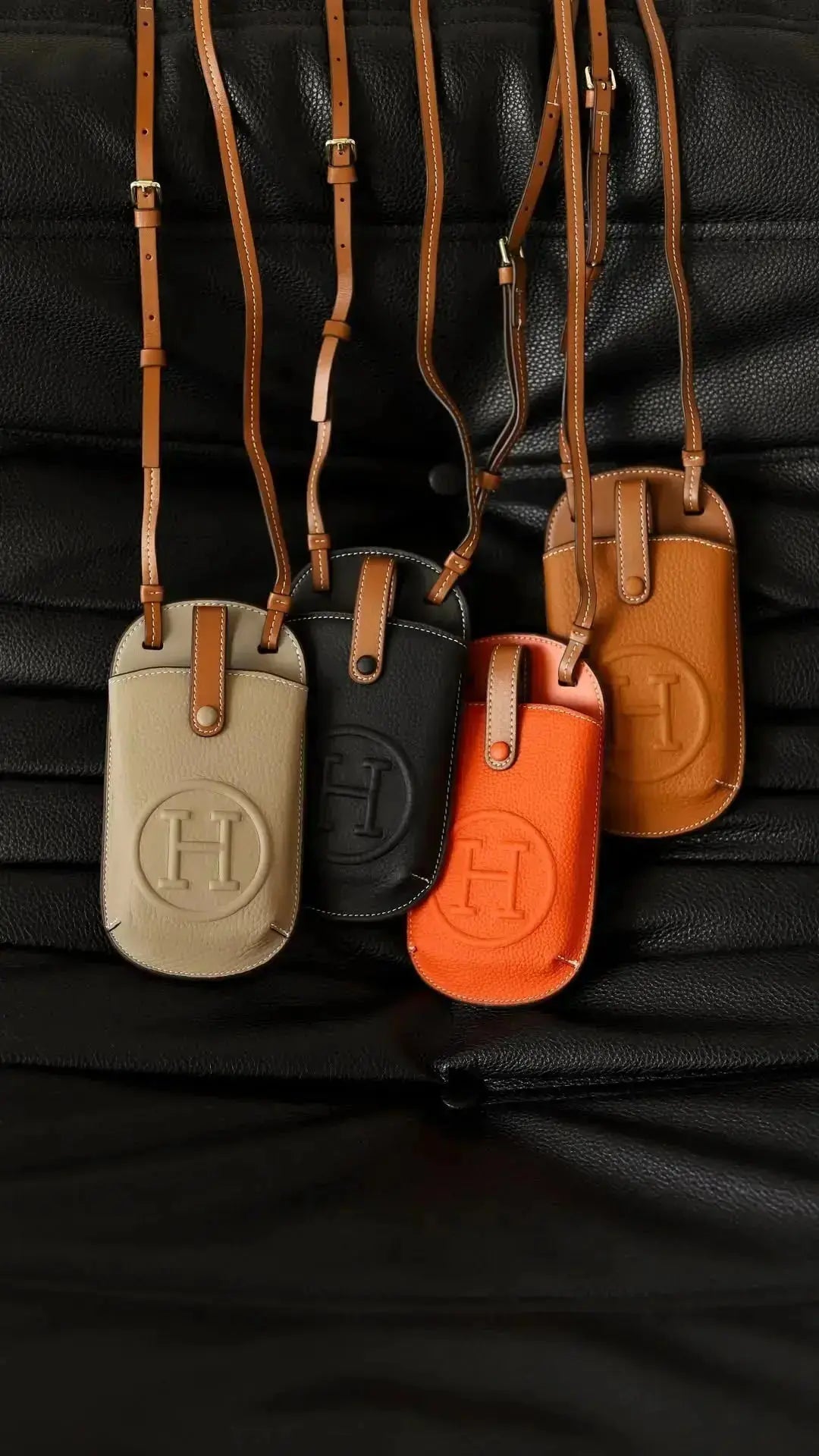 Le Pouch Orange Hermès iPhone 17 Pro Max Case Crossbody Strap BREATHE