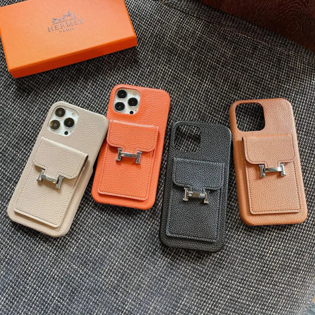 Le Tan Hermès iPhone 17 Pro Max Case with Cardholder BREATHE