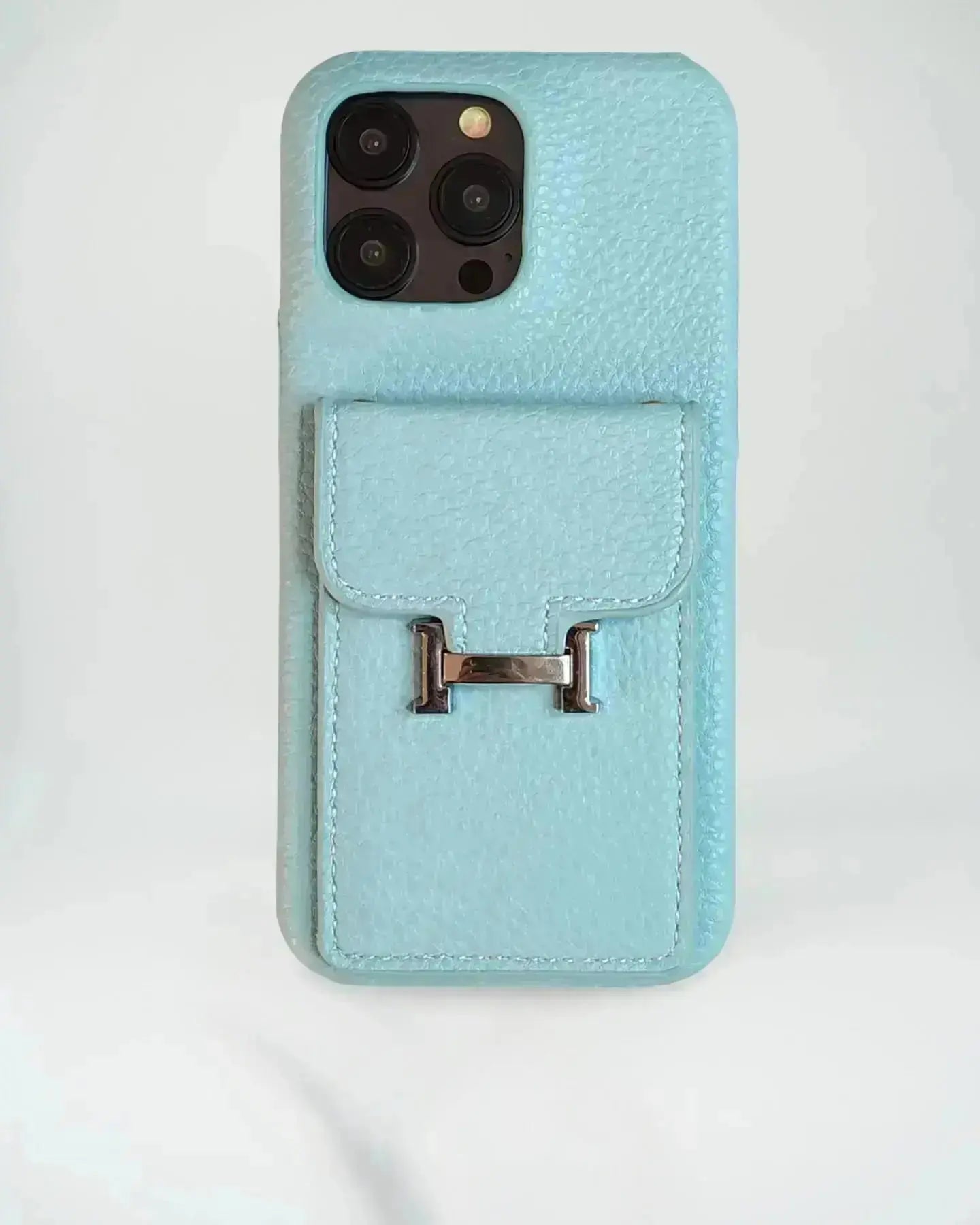 Le Tan Hermès iPhone 17 Pro Max Case with Cardholder BREATHE