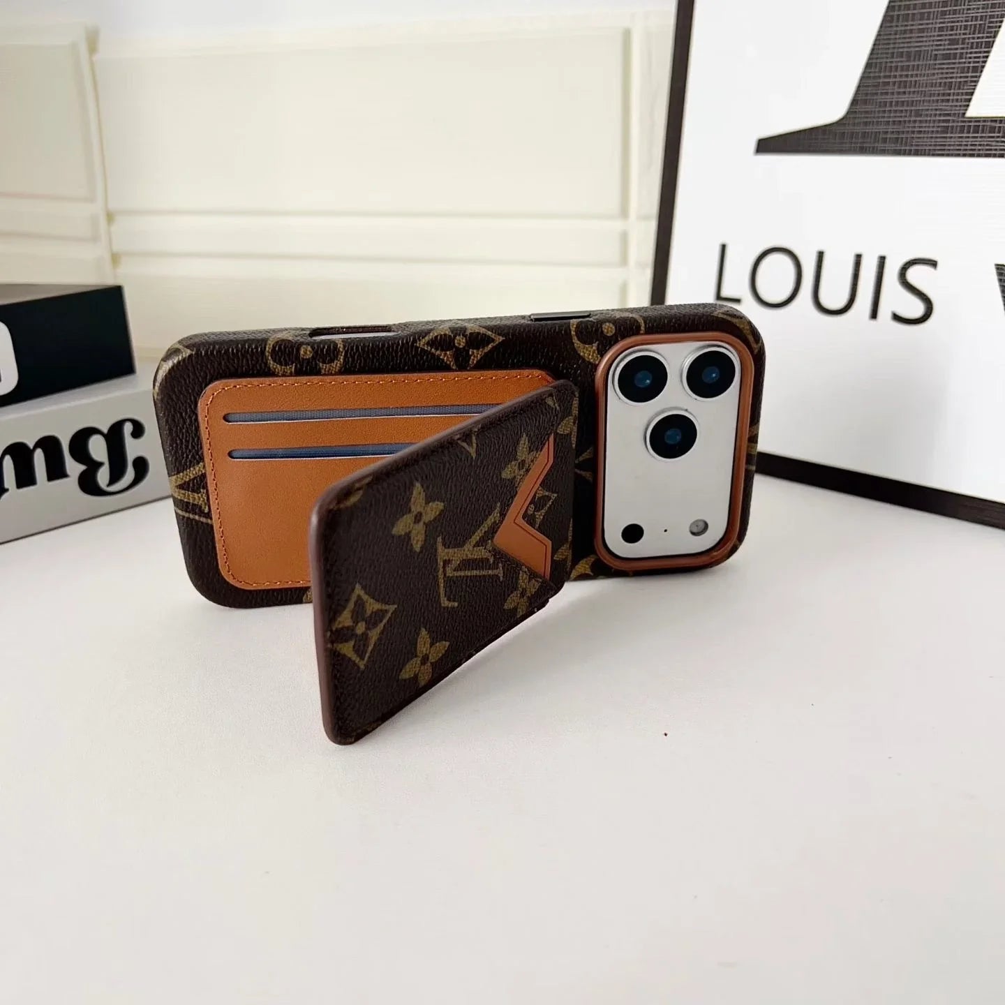 Beige Monogram Gucci iPhone 17 Pro Max Case with Cardholder – Classic Canvas Luxury