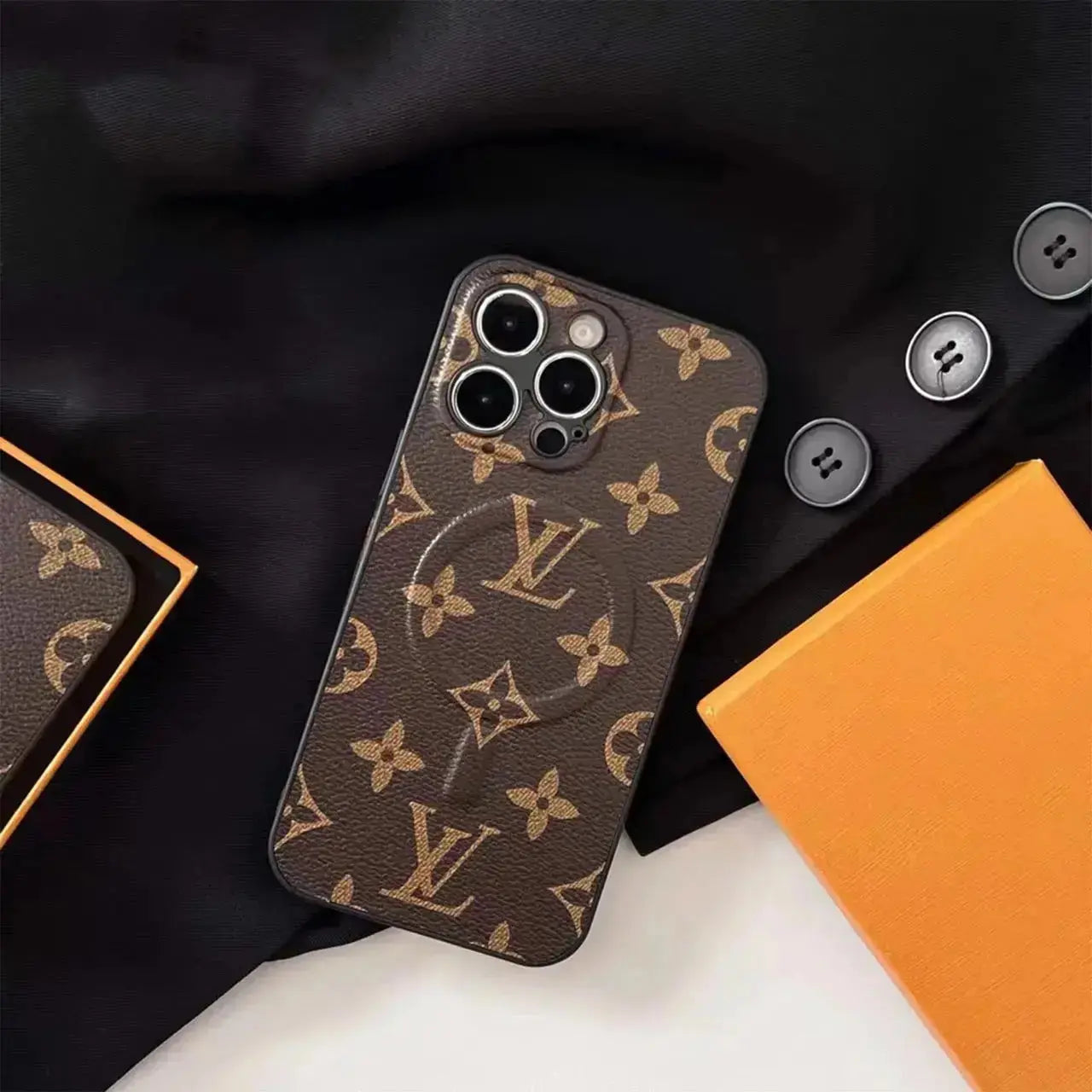 Louis Vuitton iPhone 17 Pro Max Case MagSafe - BREATHE