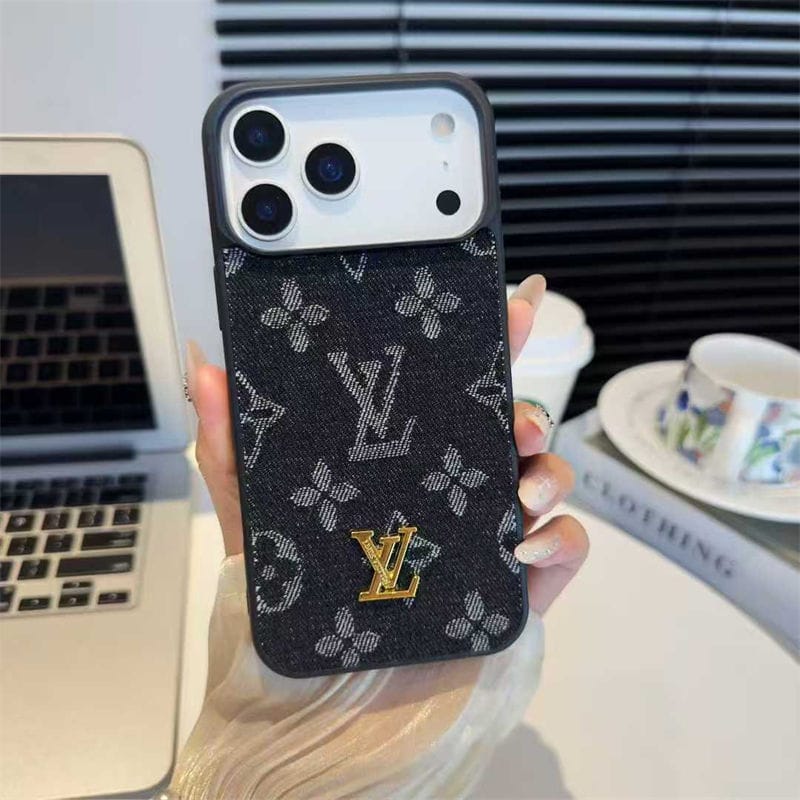 Louis Vuitton iPhone 17 Pro Max card holder case in Black