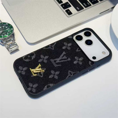 Louis Vuitton iPhone 17 Pro Max card holder case in Black 2