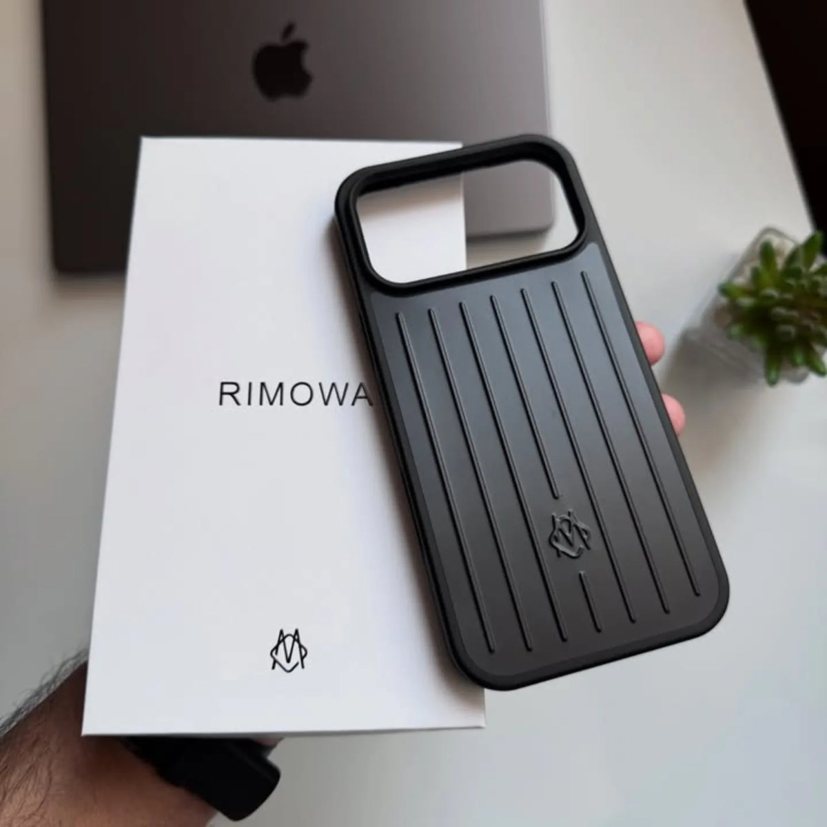 Black Rimowa iPhone 18 Pro Case – Luxury Travel Design