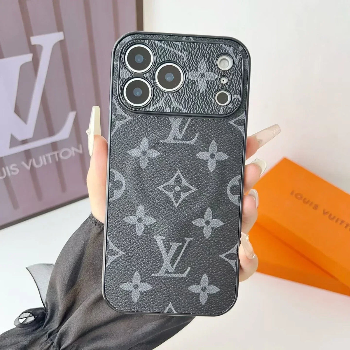 Louis Vuitton iPhone 18 Pro Max Case MagSafe – Classic Monogram Leather Dark