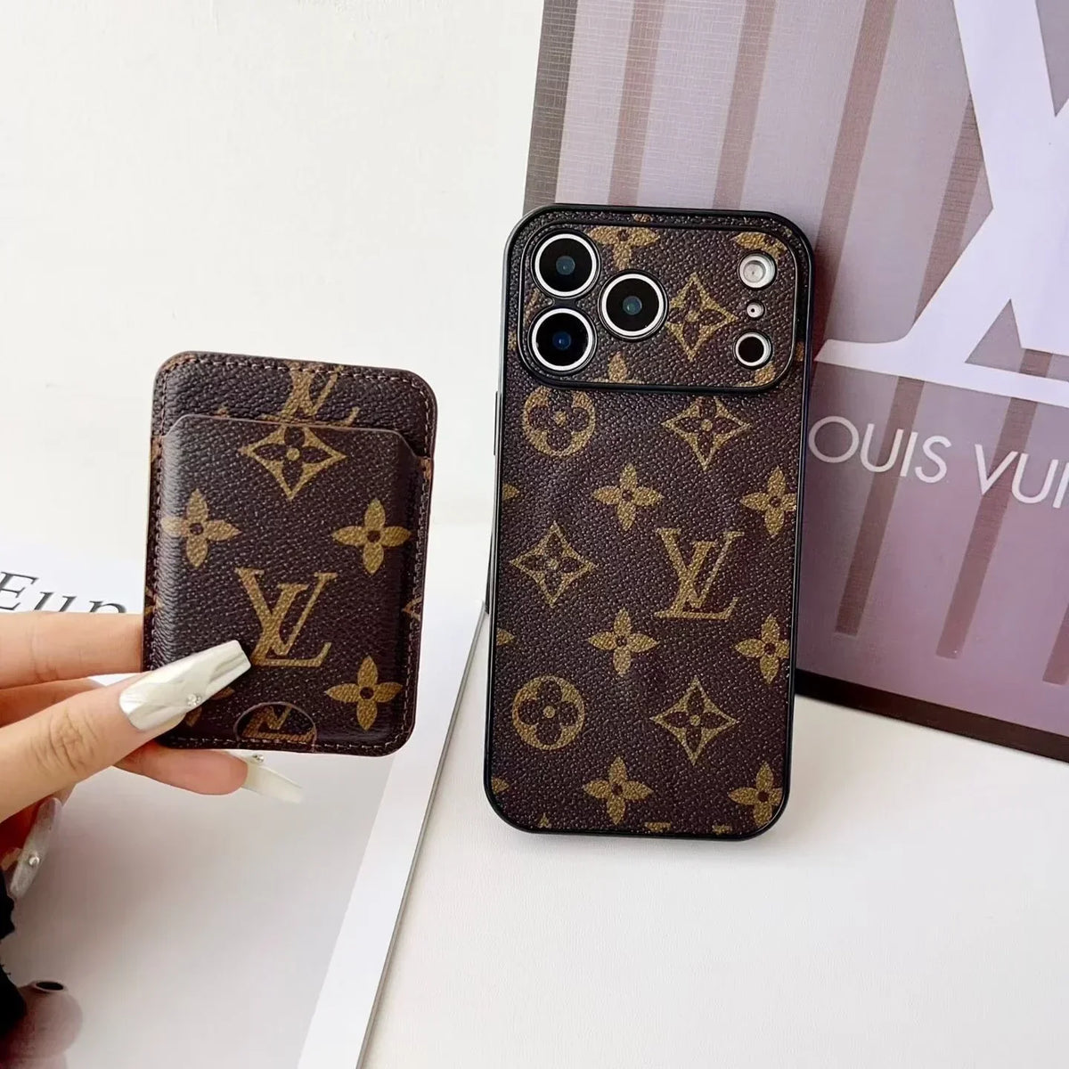 Louis Vuitton iPhone 18 Pro Case MagSafe – Classic Monogram Leather Brown