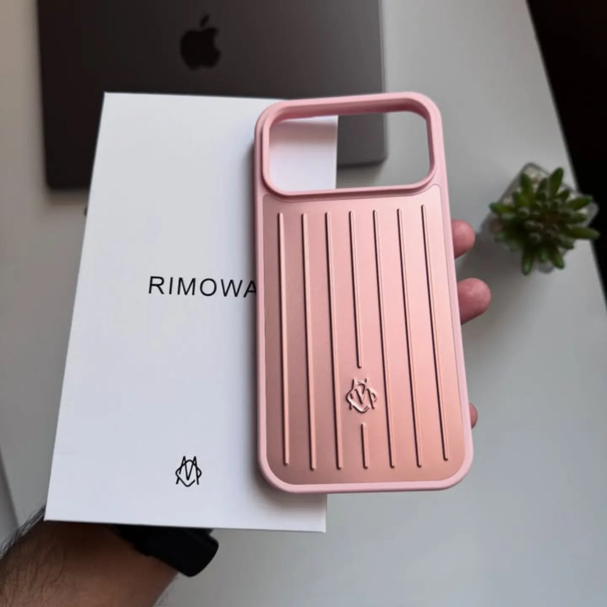 Black Rimowa iPhone 18 Pro Case – Luxury Travel Design